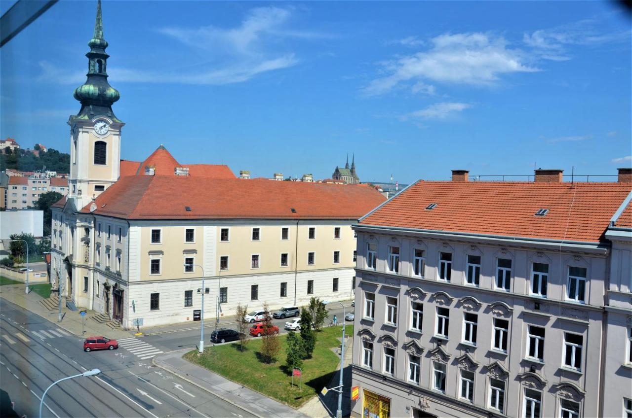 New Apartment With Garage Parking Brno Eksteriør bilde